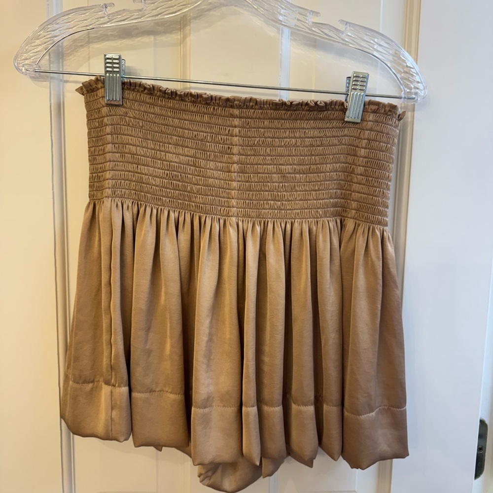 KOCH Elegant Tan Women's Skirt/Skort Size Small - Picture 4 of 5